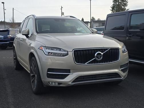 2016 Volvo XC90 T6 Momentum