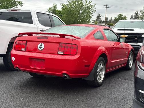 Red 2007 Ford Mustang