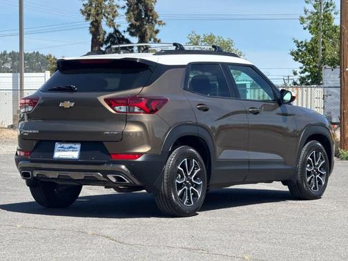 Zeus Bronze Metallic 2021 Chevrolet Trailblazer ACTIV