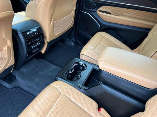 2022 Jeep Grand Cherokee L Summit