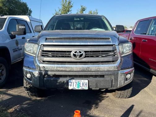 Blue Ribbon Metallic 2015 Toyota Tundra SR5