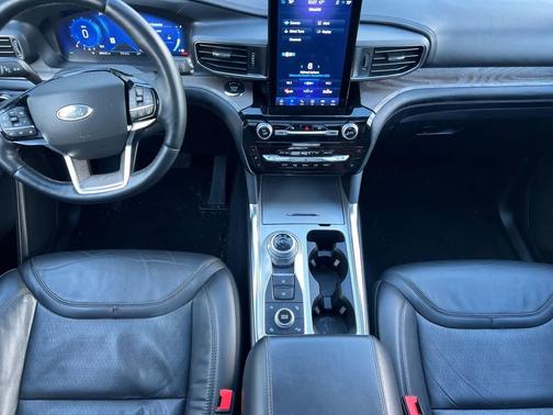 2022 Ford Explorer Platinum