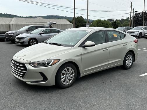 Mineral Beige 2018 Hyundai ELANTRA SE