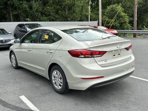 Mineral Beige 2018 Hyundai ELANTRA SE
