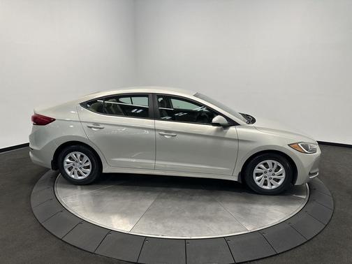 Mineral Beige 2018 Hyundai ELANTRA SE