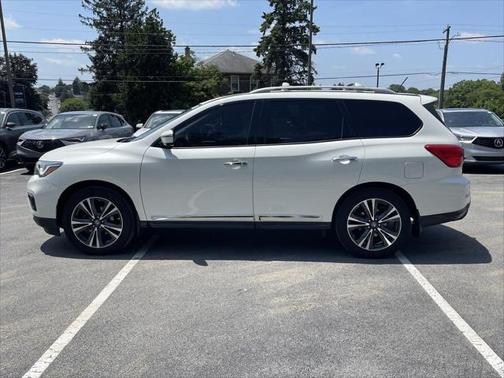2017 Nissan Pathfinder Platinum