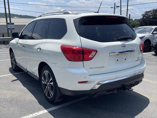 2017 Nissan Pathfinder Platinum
