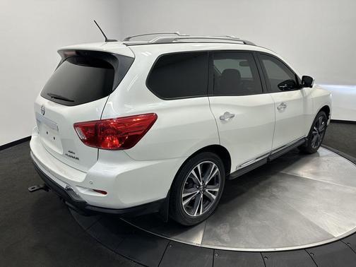 2017 Nissan Pathfinder Platinum