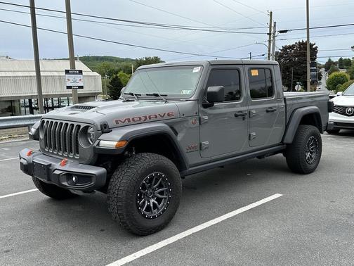 Sting-Gray Clearcoat 2021 Jeep Gladiator Mojave 4x4