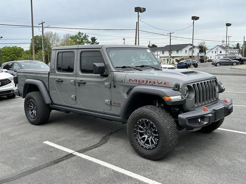 Sting-Gray Clearcoat 2021 Jeep Gladiator Mojave 4x4