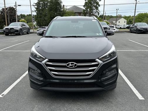 Black Noir Pearl 2017 Hyundai TUCSON SE Plus