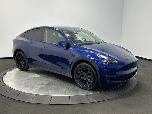 Deep Blue Metallic 2023 Tesla Model Y Long Range Dual Motor All-Wheel Drive