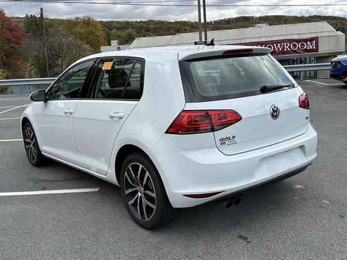 2017 Volkswagen Golf TSI SE 4-Door