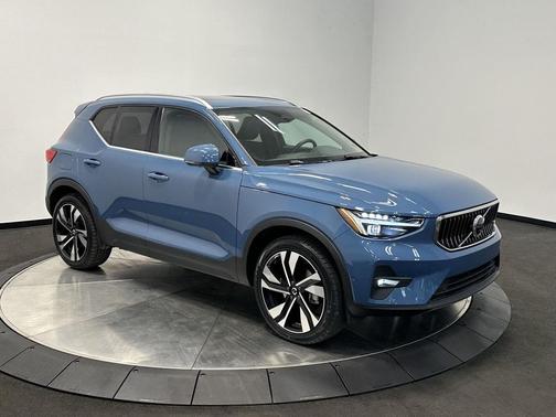 Fjord Blue Metallic 2024 Volvo XC40 B5 Ultimate Bright Theme