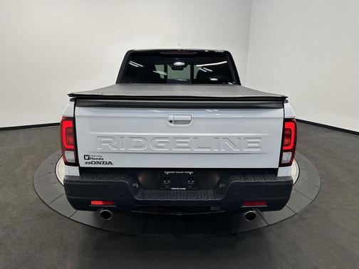 Platinum White Pearl 2025 Honda Ridgeline Black