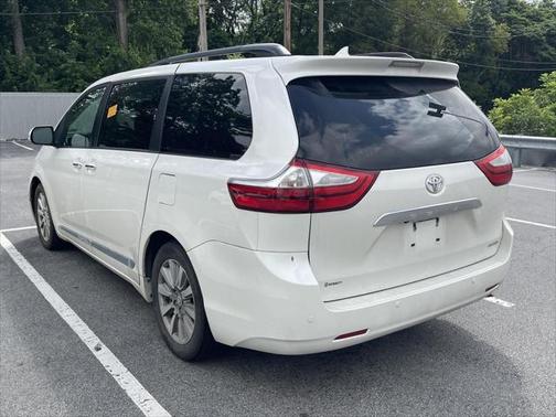 2017 Toyota Sienna Limited Premium