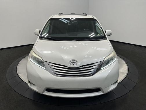 2017 Toyota Sienna Limited Premium