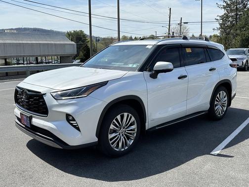 Wind Chill Pearl 2025 Toyota Highlander Hybrid Platinum