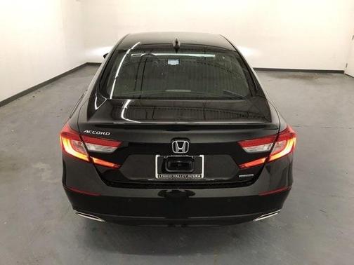 Photo 5 of 32 of 2018 Honda Accord Touring