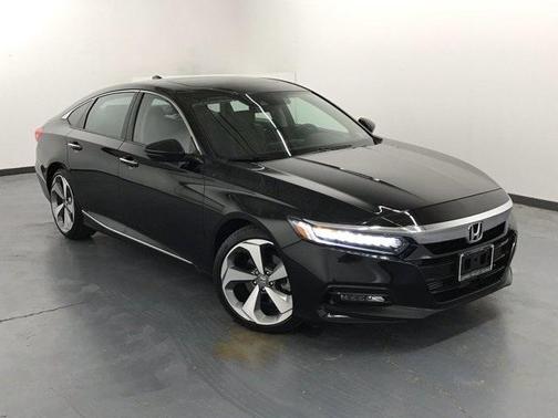 Photo 1 of 32 of 2018 Honda Accord Touring