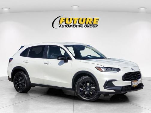 Platinum White Pearl 2024 Honda HR-V
