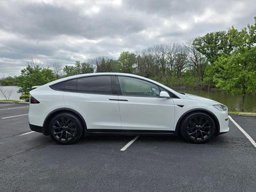 Pearl White Multi-Coat 2022 Tesla Model X Base