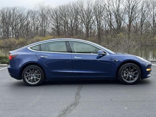 2019 Tesla Model 3 Mid Range
