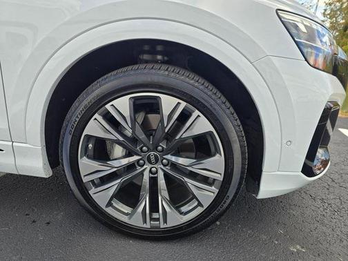 2025 Audi Q8 55 Premium Plus