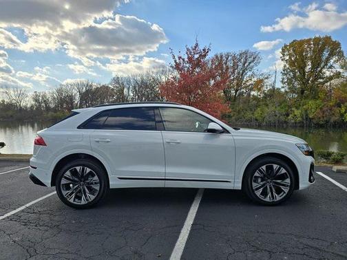 2025 Audi Q8 55 Premium Plus