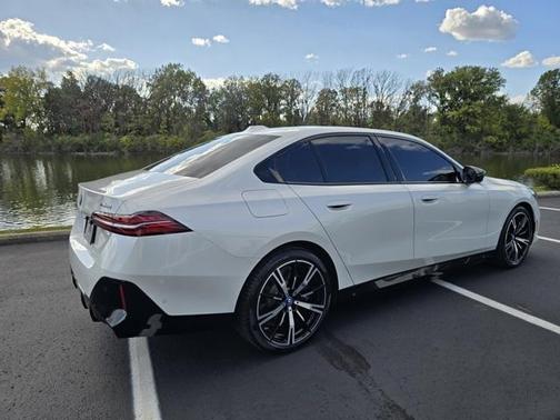 2024 BMW i5 M60