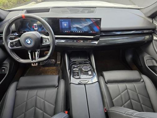 2024 BMW i5 M60