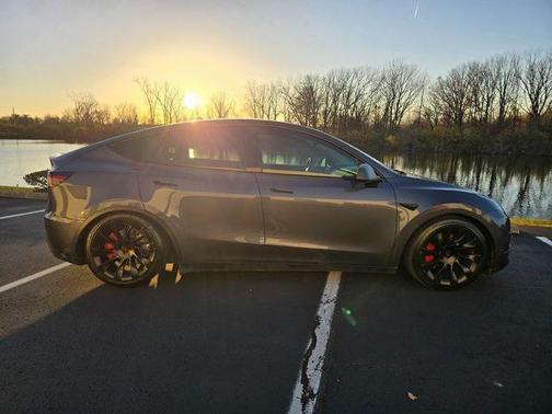 2021 Tesla Model Y Long Range Dual Motor All-Wheel Drive