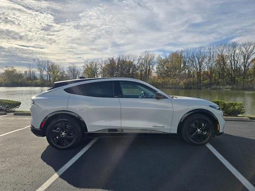 2022 Ford Mustang Mach-E California Route 1