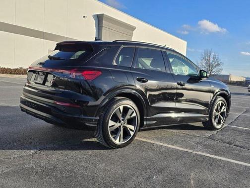 2024 Audi Q4 e-tron Premium Plus 55 quattro