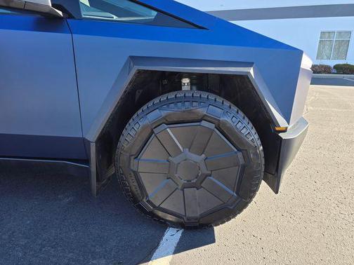 2025 Tesla Cybertruck All-Wheel Drive