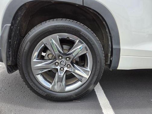 Blizzard Pearl 2019 Toyota Highlander Hybrid Platinum