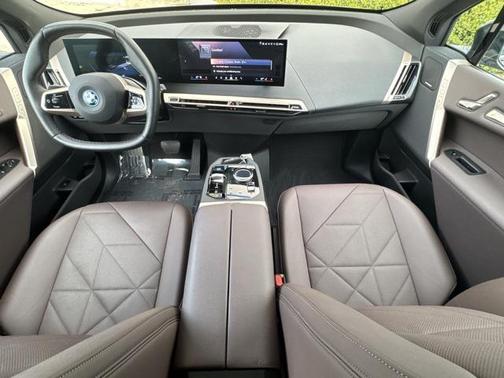 2025 BMW iX xDrive50
