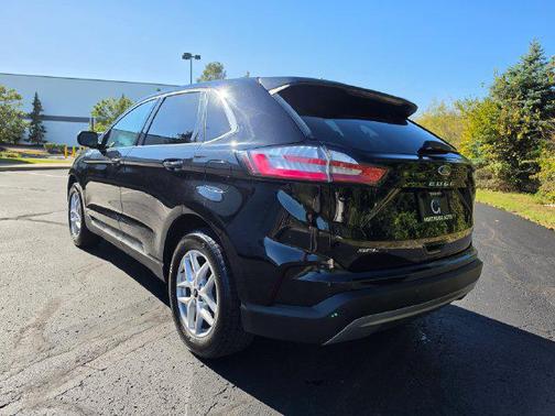 Black Metallic 2024 Ford Edge SEL
