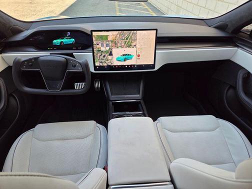 Pearl White Multi-Coat 2022 Tesla Model S Plaid