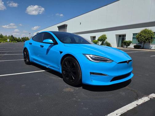 Pearl White Multi-Coat 2022 Tesla Model S Plaid