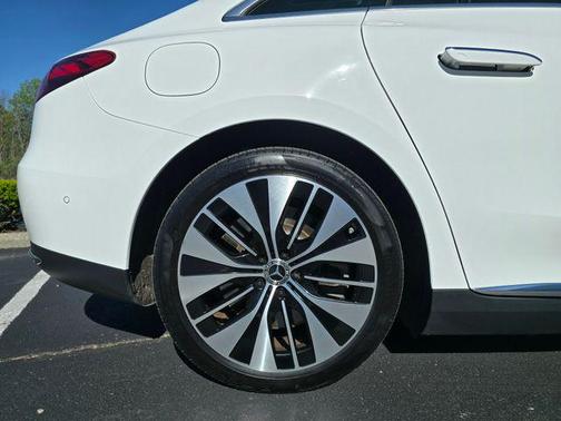 Polar White 2025 Mercedes-Benz EQE 350 4MATIC