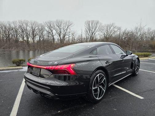 2024 Audi RS e-tron GT quattro