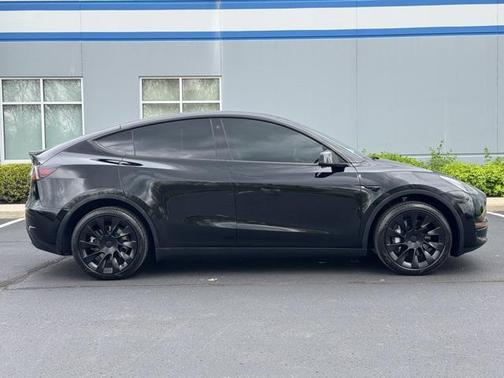 2022 Tesla Model Y Long Range Dual Motor All-Wheel Drive