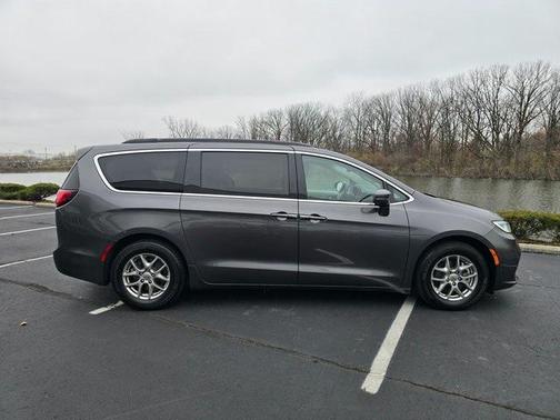 2021 Chrysler Pacifica Touring