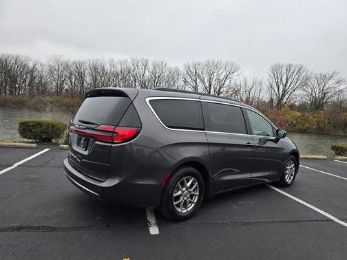 2021 Chrysler Pacifica Touring
