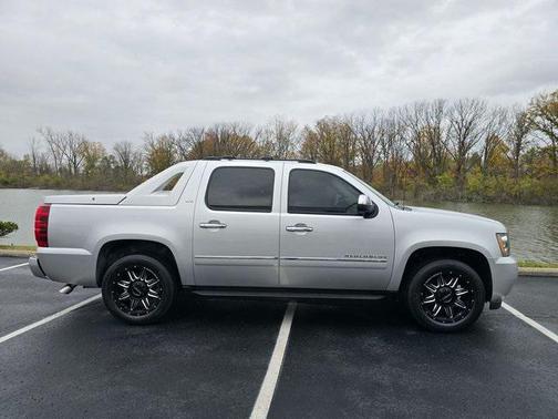 2011 Chevrolet Avalanche 1500 LTZ