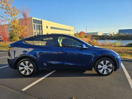 2023 Tesla Model Y Standard Range