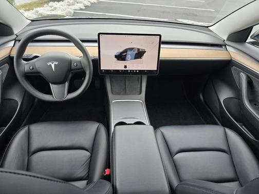 2022 Tesla Model 3 Standard Range