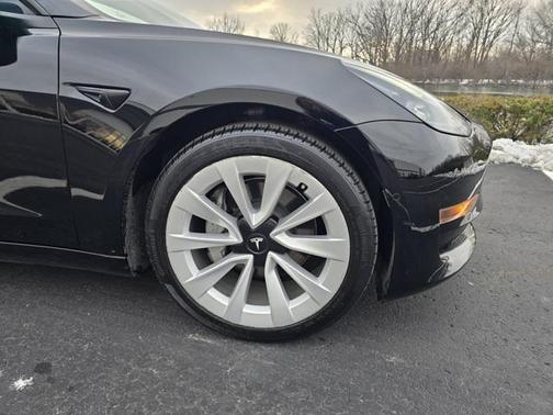 2022 Tesla Model 3 Standard Range