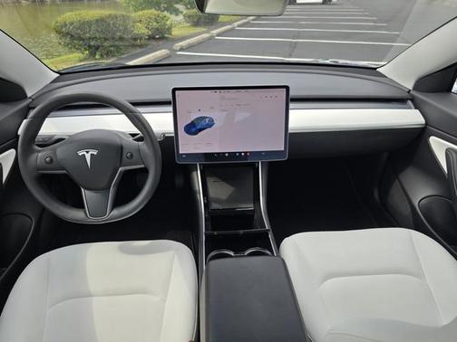 2020 Tesla Model 3 Standard Range